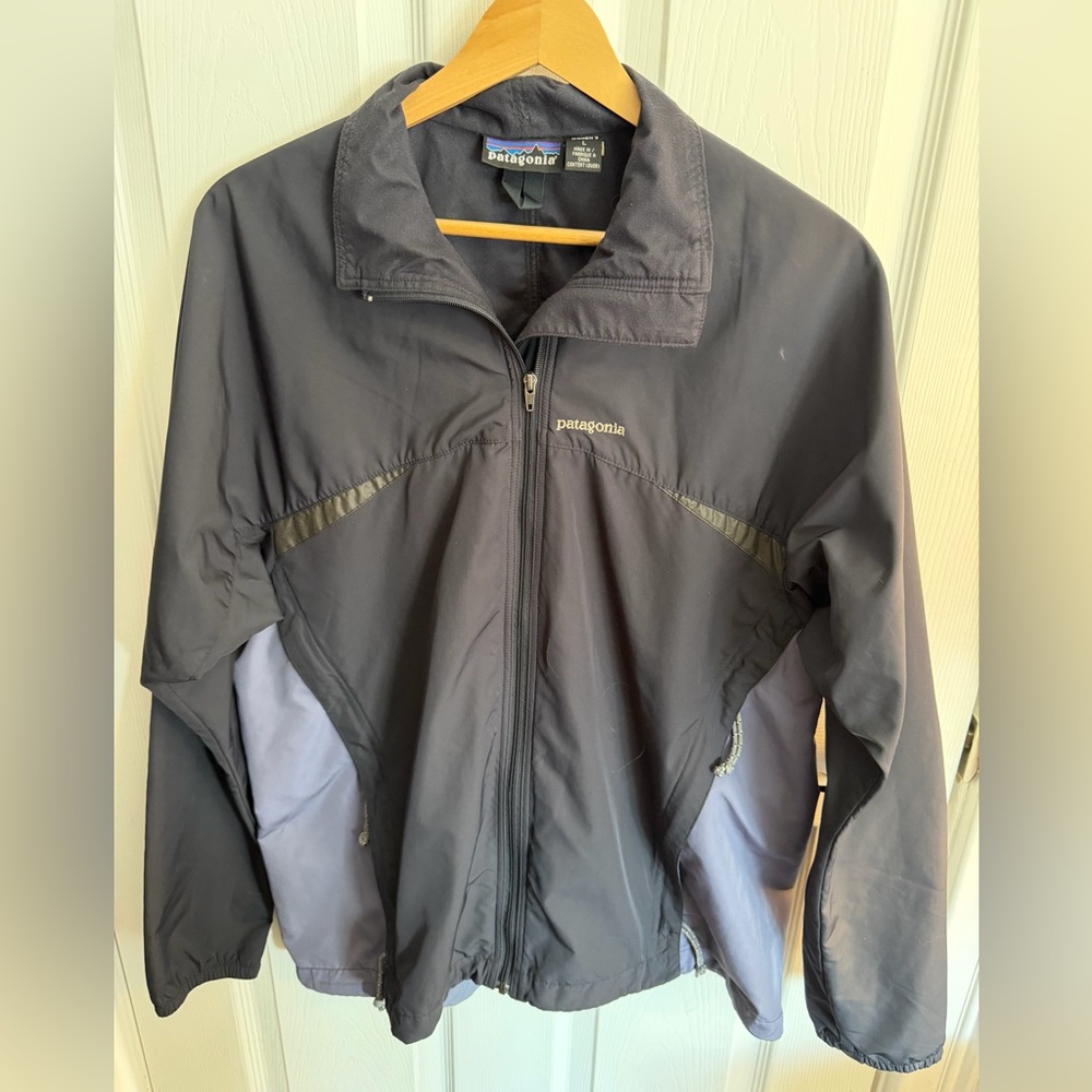Patagonia Women’s Windbreaker Full Zip Jacket
Size: L - Picture 2 of 10